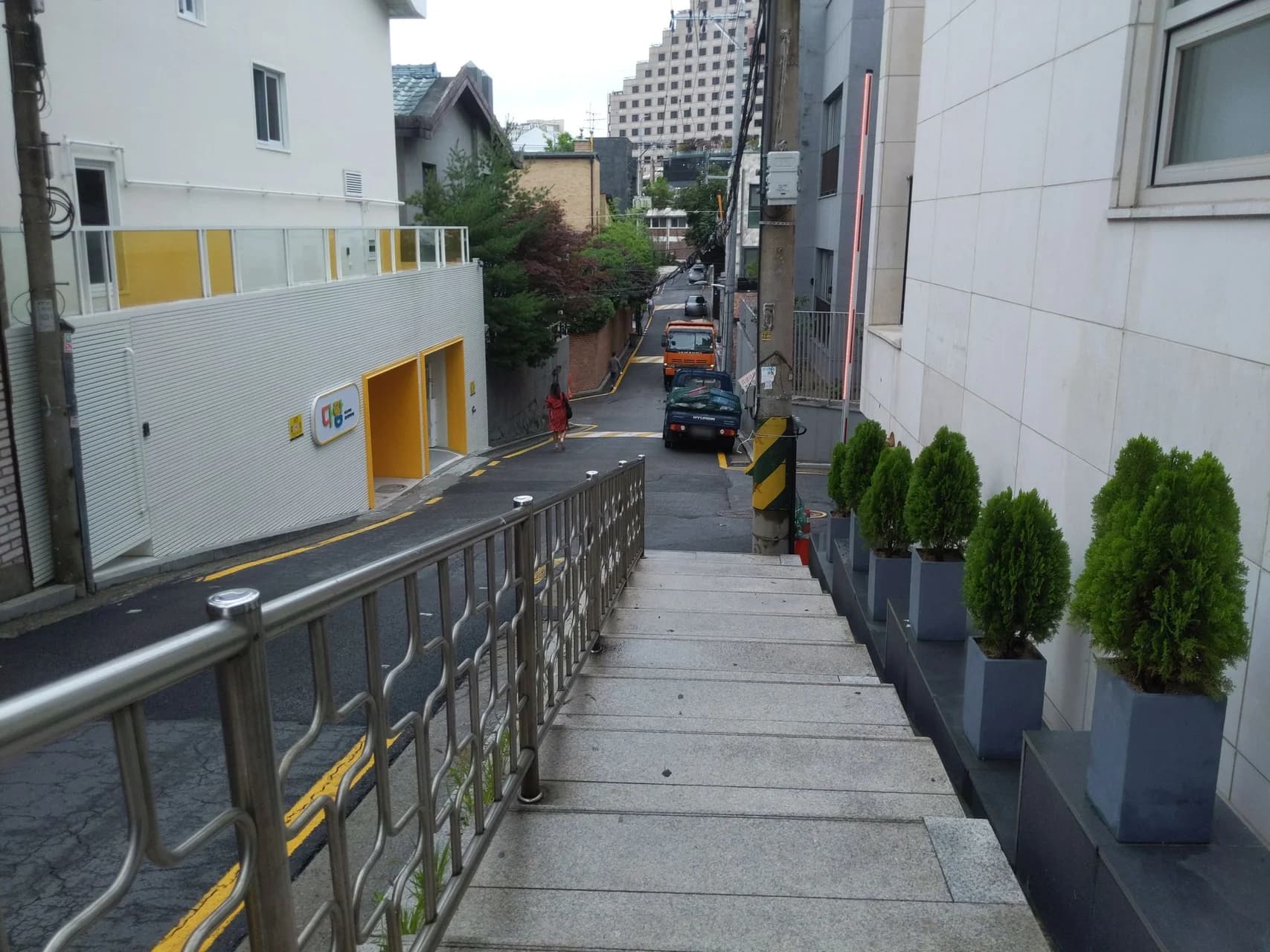 YJ스파 강남본점 — 写真: Mapillary contributor (velaia)