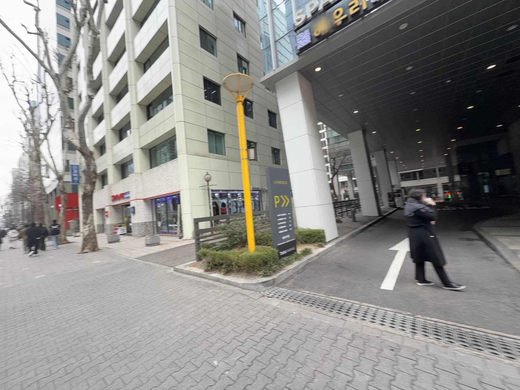 자인스파 — 图源: Mapillary contributor (prairietoni)