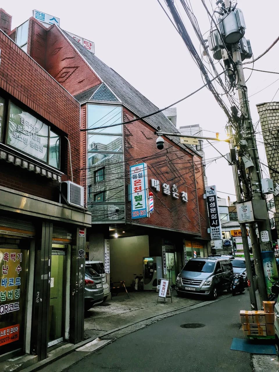 목욕탕 — Photo: oorooroo